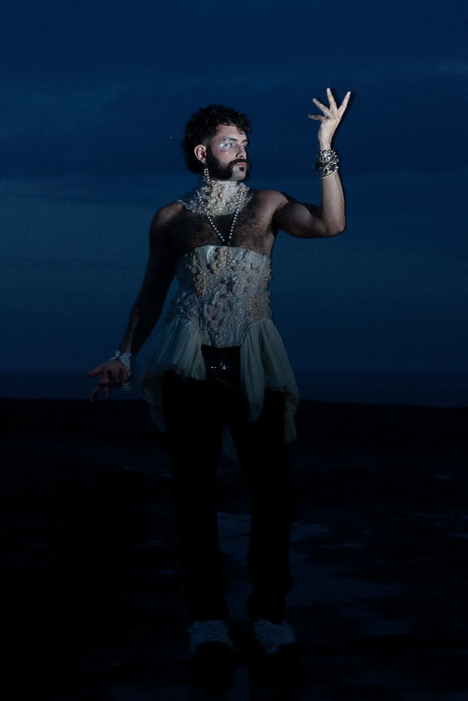 Mother of Pearl — imagem 01
